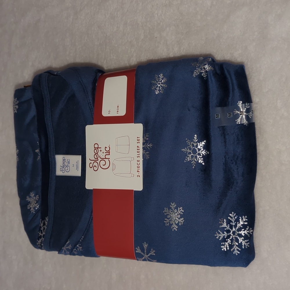 Sleep Chic Velour Snowflake Pajama set M